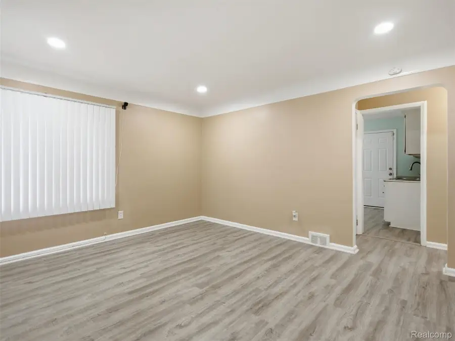 15663 Carlisle Street, Detroit, MI 48205 - #2