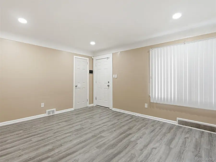 15663 Carlisle Street, Detroit, MI 48205 - #3