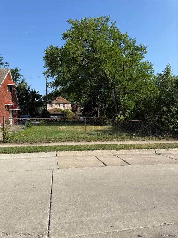 9946 Tuxedo Street, Dearborn, MI 48120
