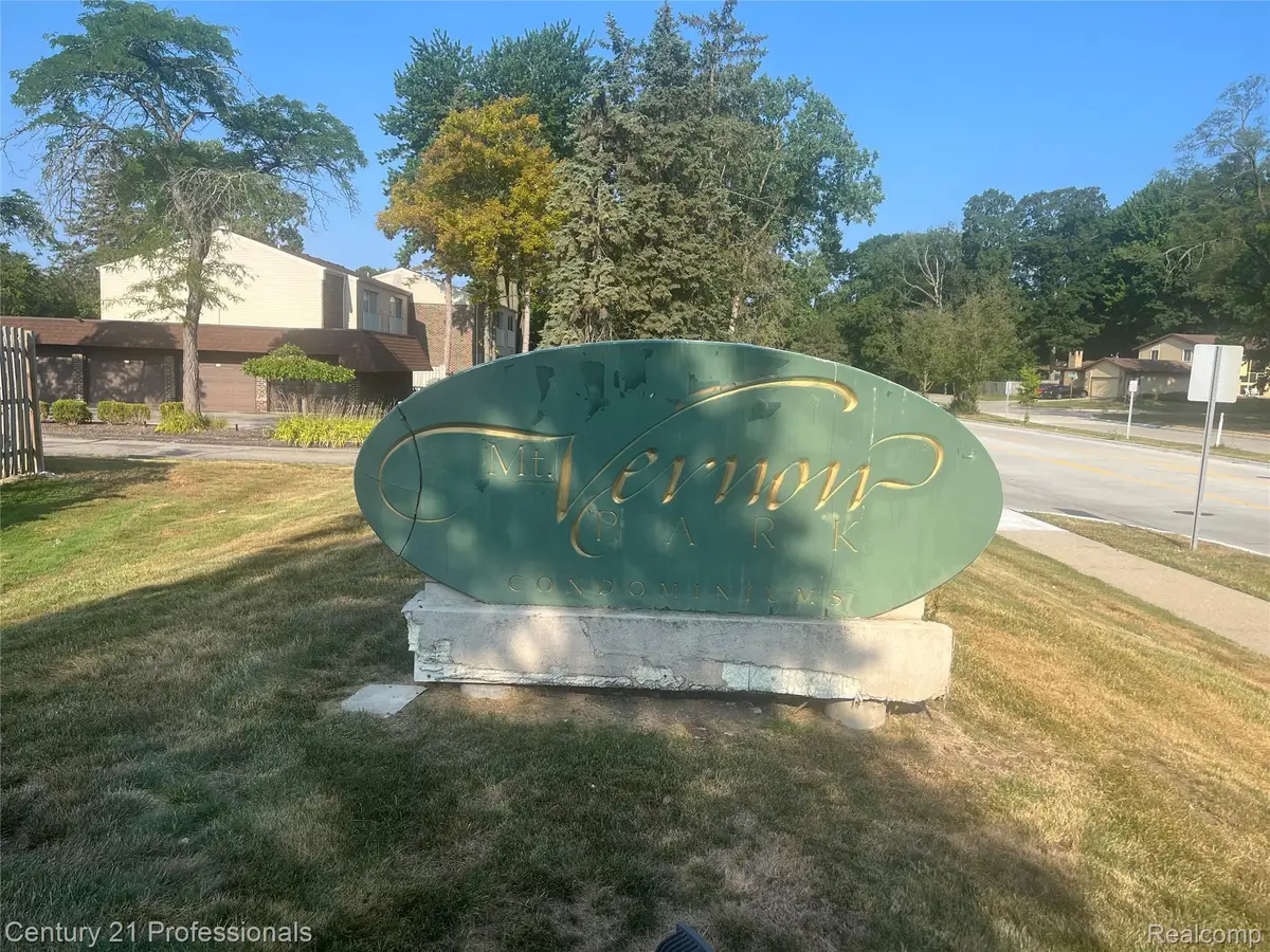 5 Richmond Towne Street, Southfield, MI 48075 - #1