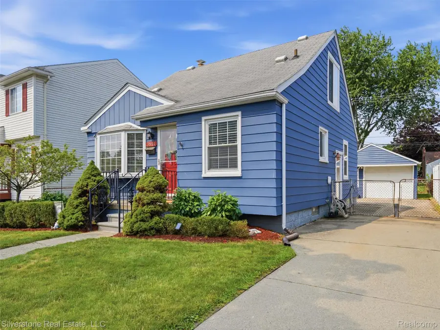 3841 Bacon Avenue, Berkley, MI 48072 - #2