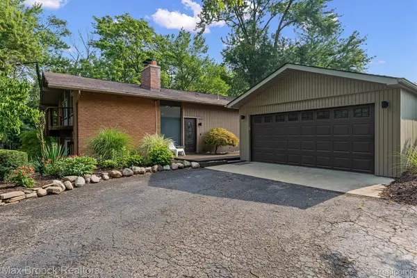 29630 Sugar Spring Road, FarmingtonHills, MI 48334