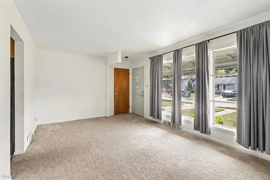 33702 Leona Street, Garden City, MI 48135 - #2