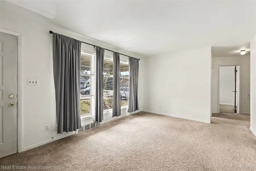 33702 Leona Street, Garden City, MI 48135 - #3