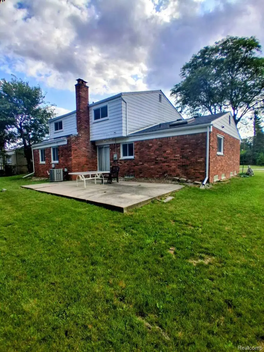 23884 Rutland Avenue, Southfield, MI 48075 - #2