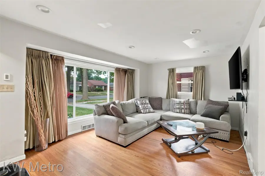 20245 Westmoreland Road, Detroit, MI 48219 - #2