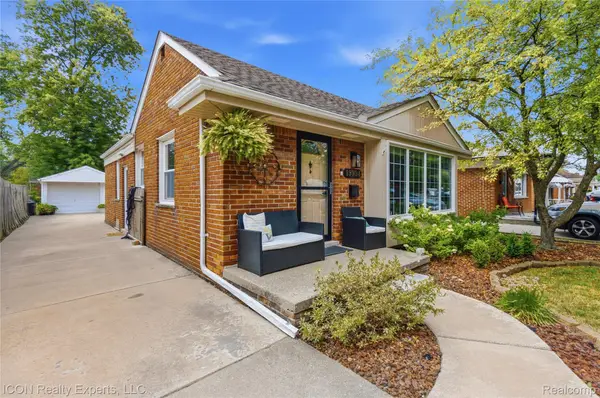 19994 Woodmont Street, HarperWoods, MI 48225