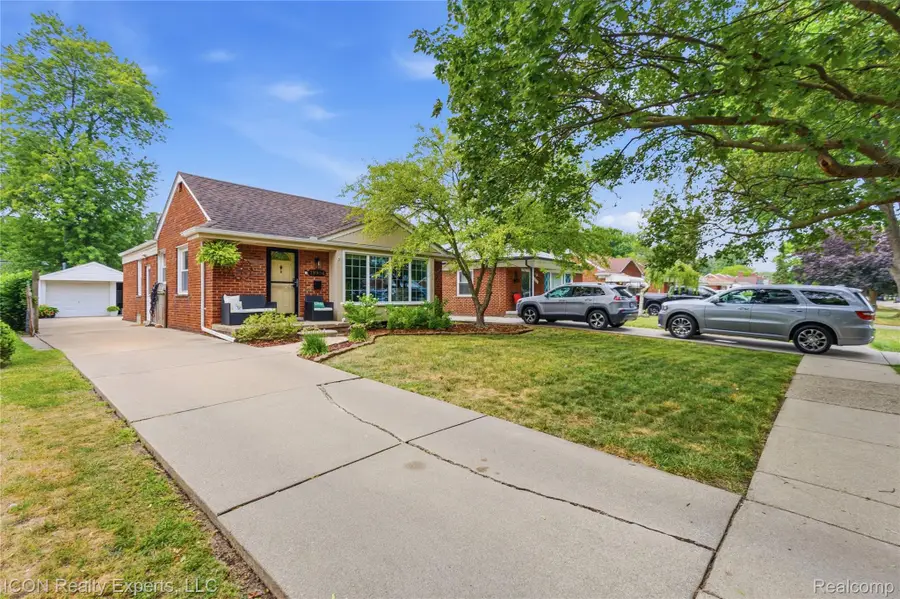 19994 Woodmont Street, Harper Woods, MI 48225 - #2