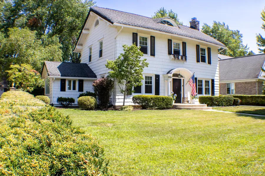 1010 Kensington Avenue, Grosse Pointe Park, MI 48230 - #3