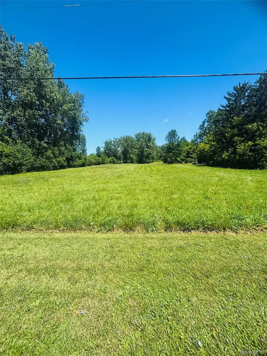 2000 Mapleridge Road, Saginaw, MI 48604 - #2