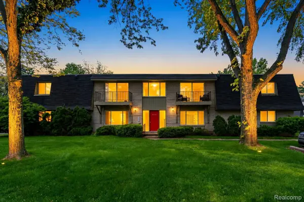 19840 W 12 Mile Road #36, Southfield, MI 48076