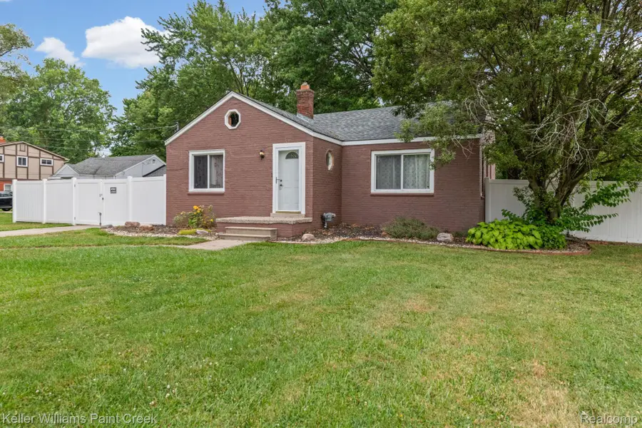 34835 Koch Avenue, Sterling Heights, MI 48310 - #3