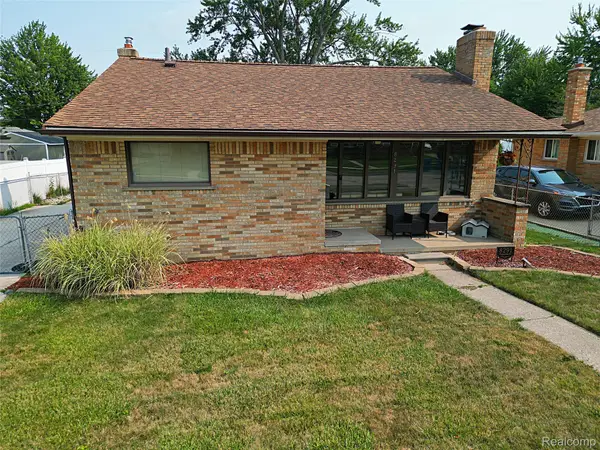 8291 Francine Street, Warren, MI 48093