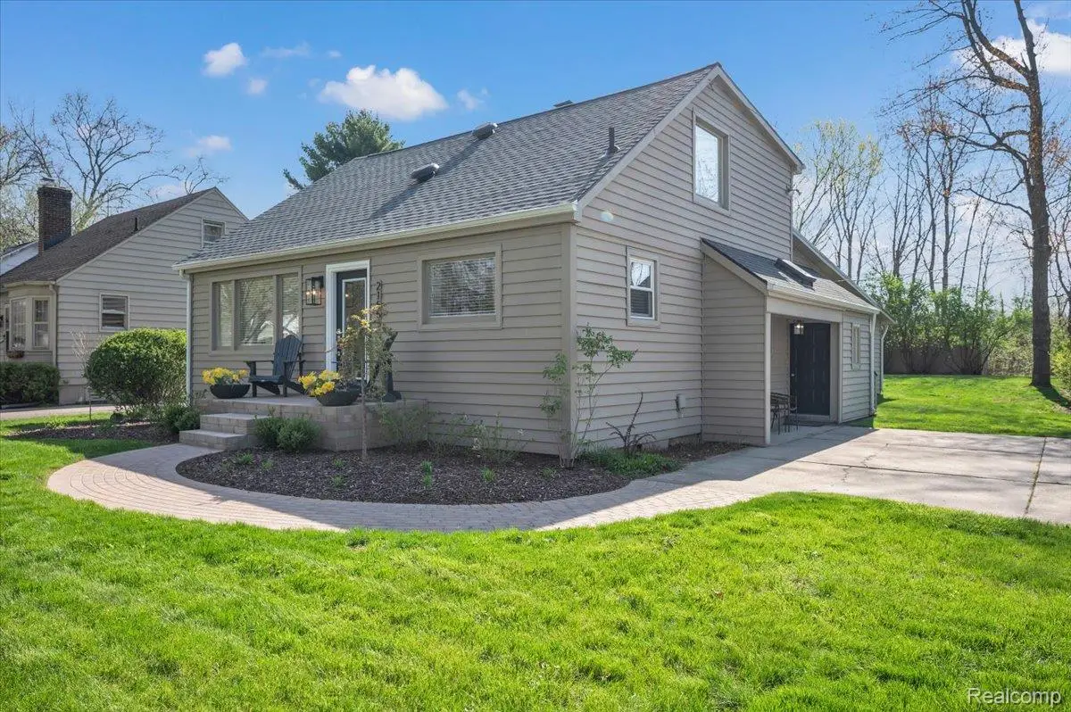 2155 Avondale Street, Sylvan Lake, MI 48320 - #1