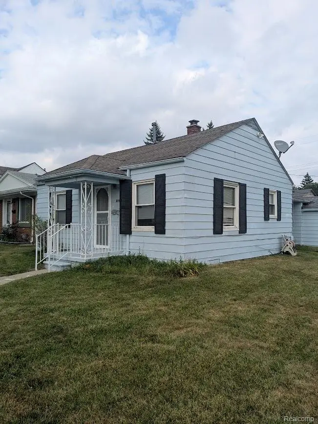 4869 Campbell Street, Dearborn Heights, MI 48125 - #2