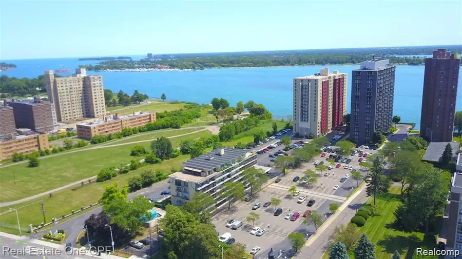 8300 E Jefferson Avenue #307, Detroit, MI 48214 - #2