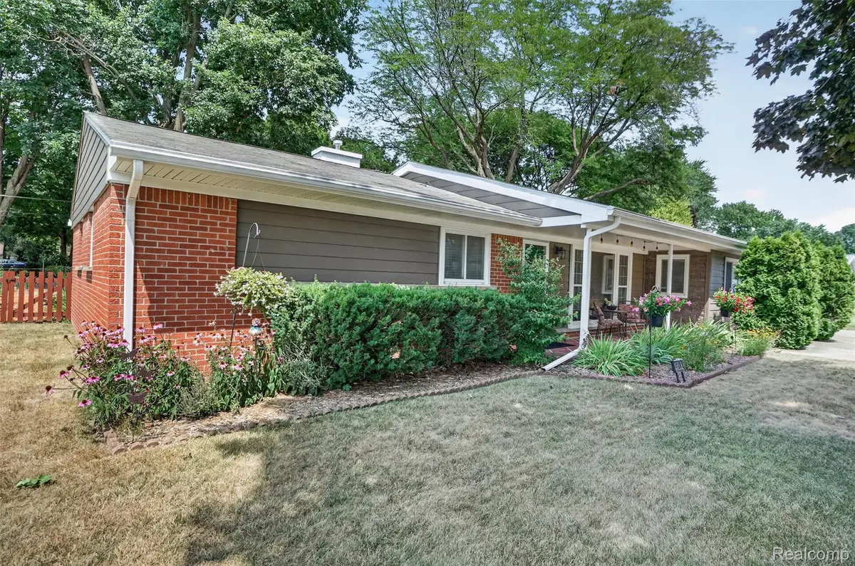 41008 Hollydale, Novi, MI 48375 - #1