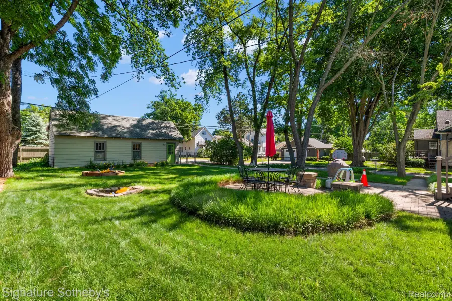 233 E Farnum Avenue, Royal Oak, MI 48067 - #3