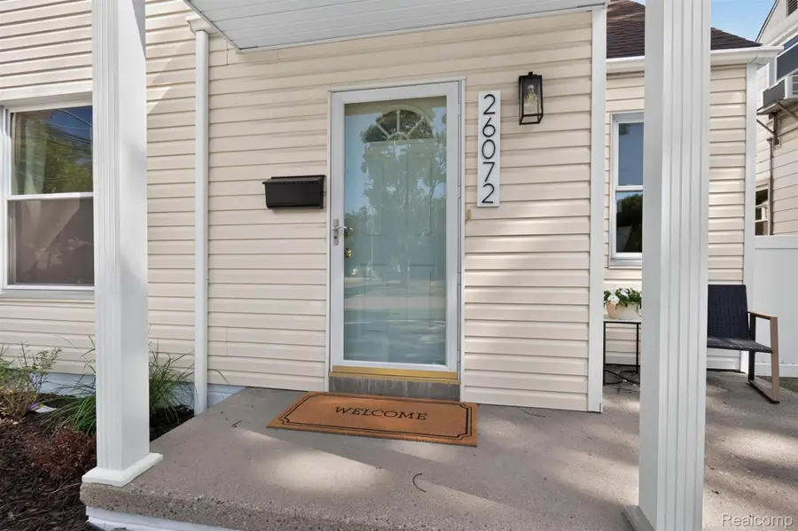 26072 Pennie Street, Dearborn Heights, MI 48125 - #2
