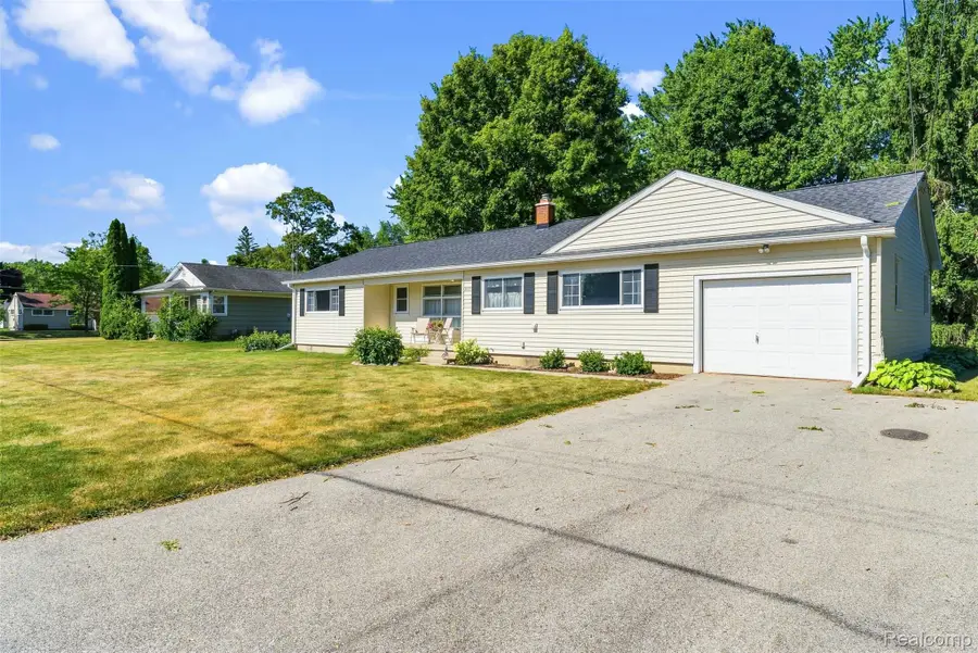2175 Cashin Street, Burton, MI 48509 - #2