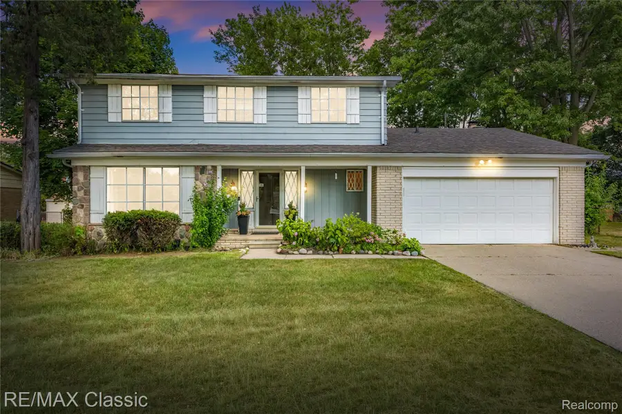 27036 Arlington Drive, Southfield, MI 48076 - #2