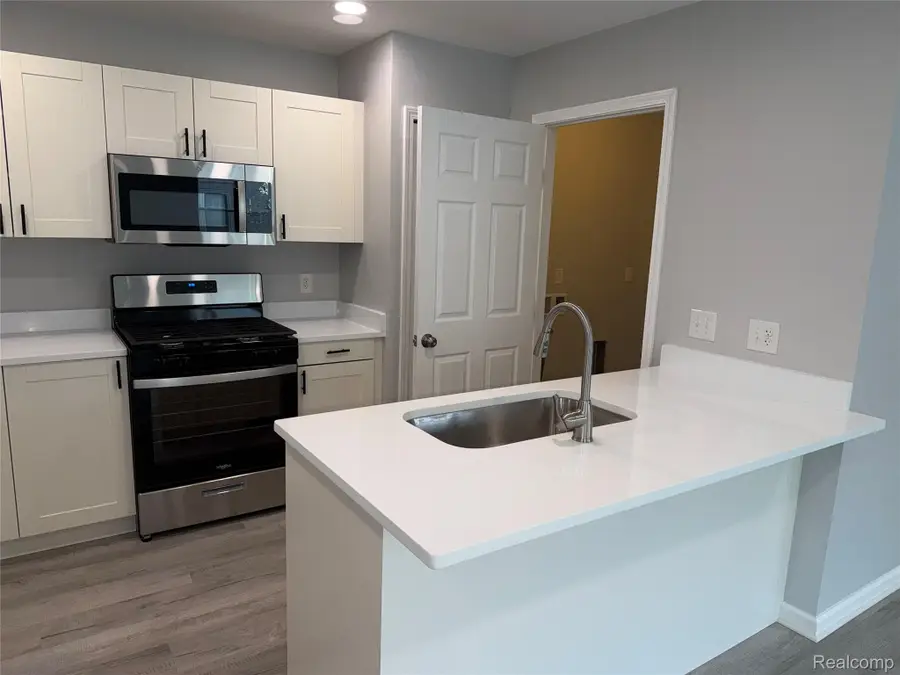 819 Chelsea Ridge Court, Howell, MI 48843 - #2