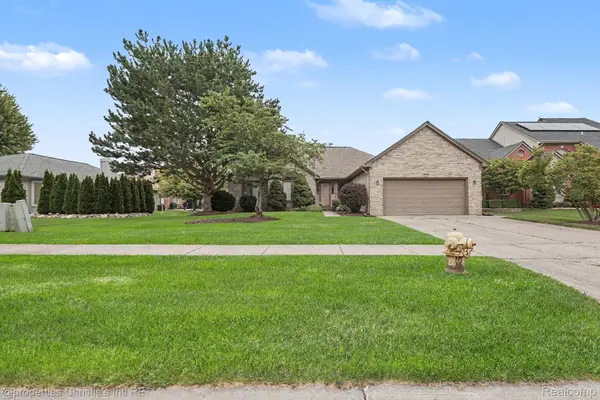 49316 Deerfield Park, Macomb, MI 48044