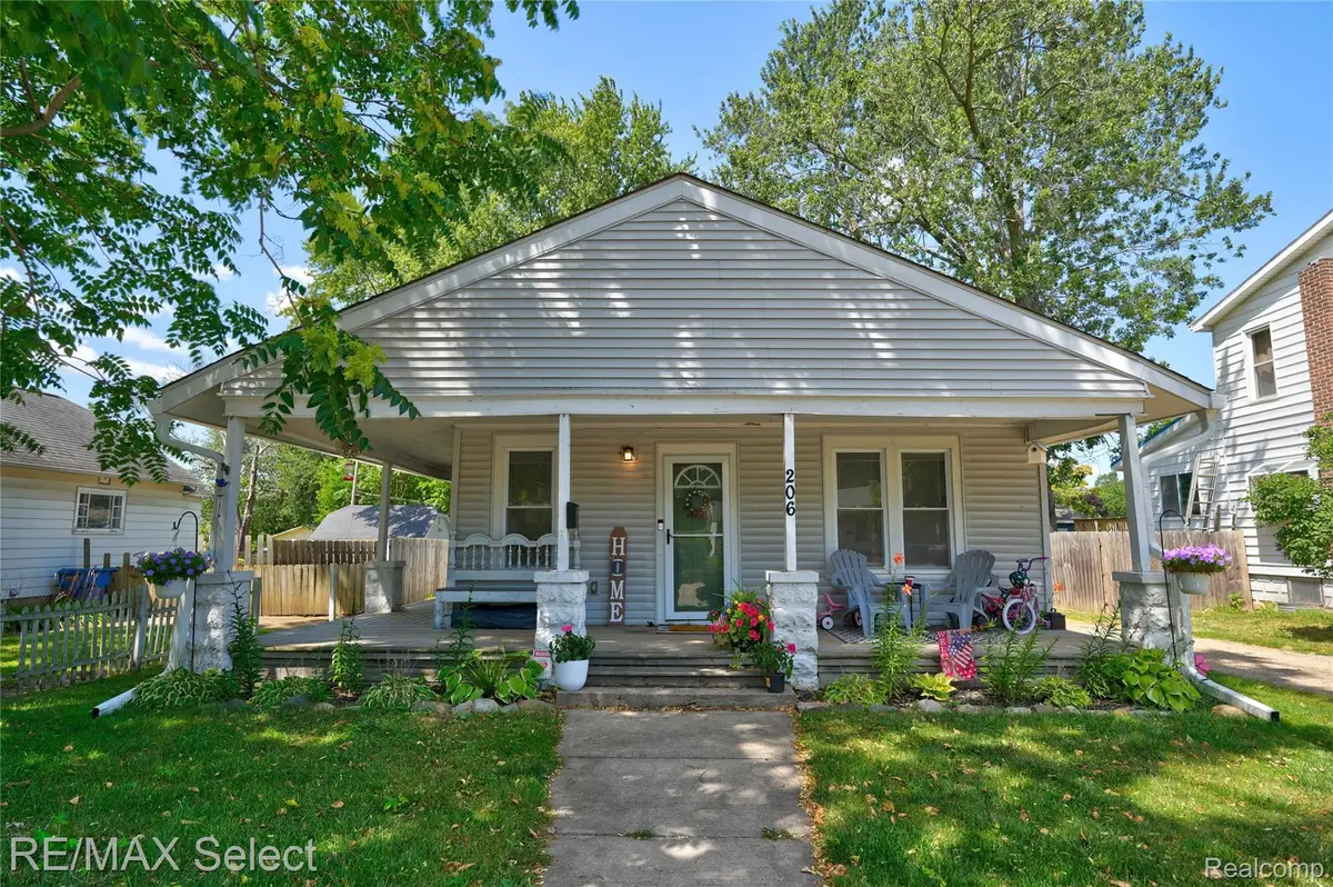206 S Shiawassee Street, Corunna, MI 48817 - #1