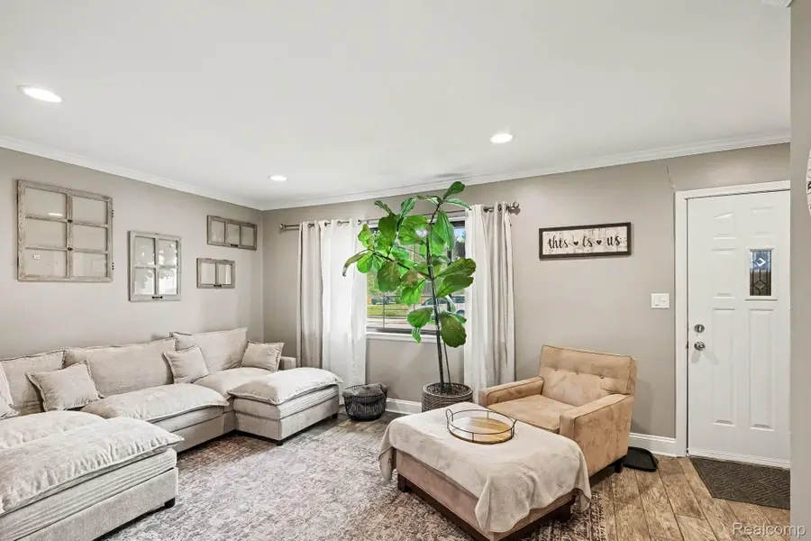 34211 Viceroy Drive, Sterling Heights, MI 48310 - #3