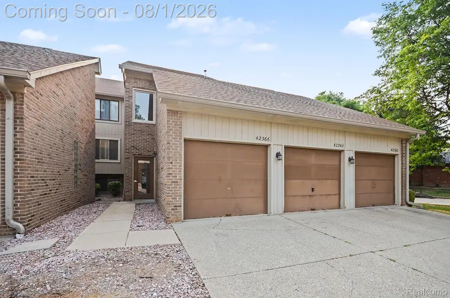 42366 Lochmoor Street, Clinton, MI 48038 - #2