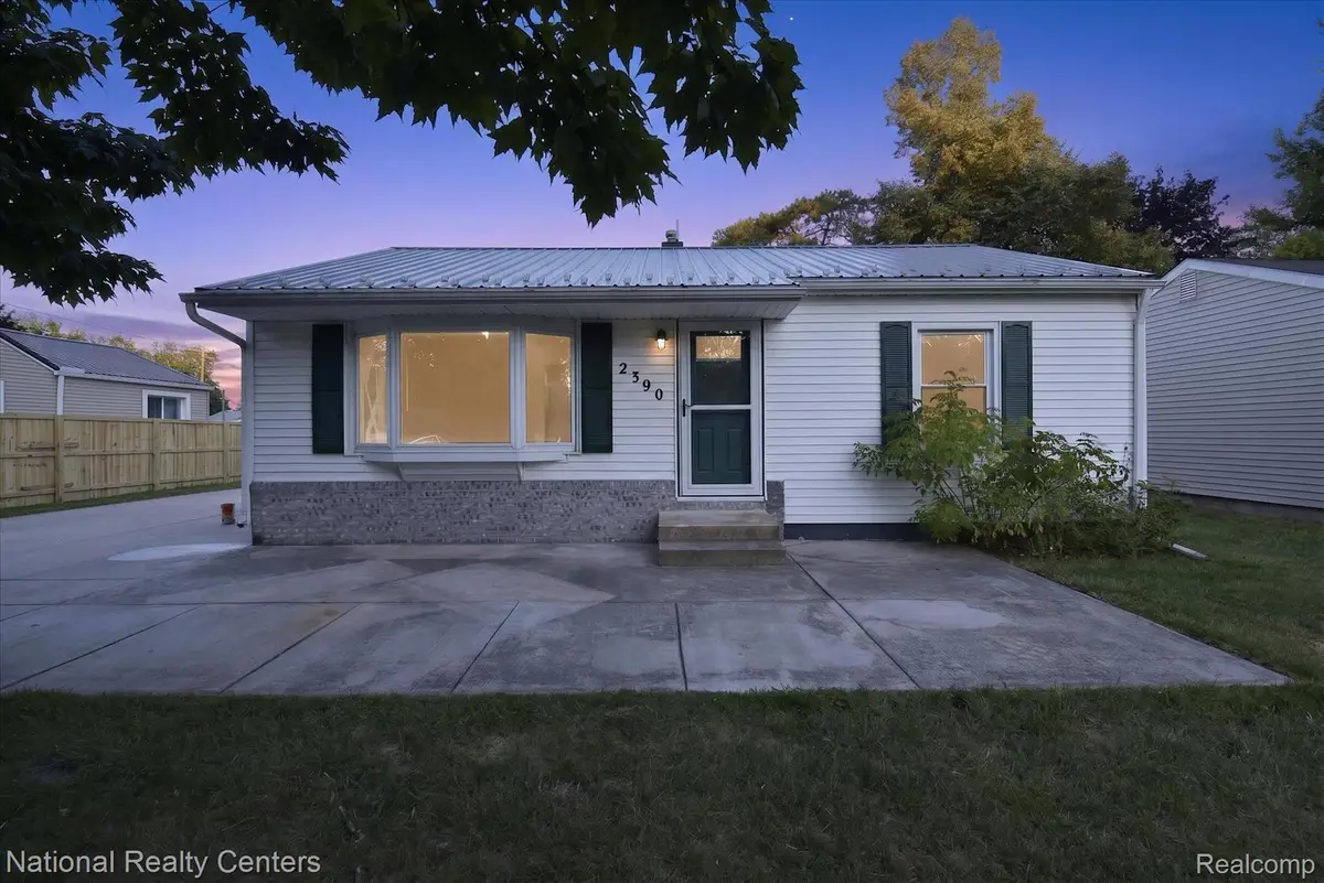 2390 E Clearview Drive, Adrian, MI 49221 - #1