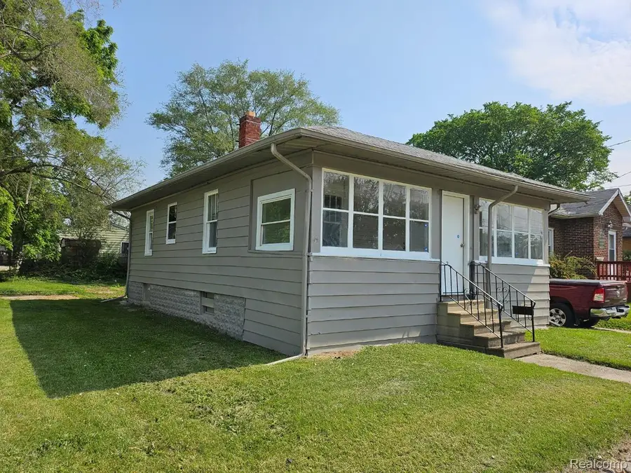 1102 W Atherton Road W, Flint, MI 48507 - #2