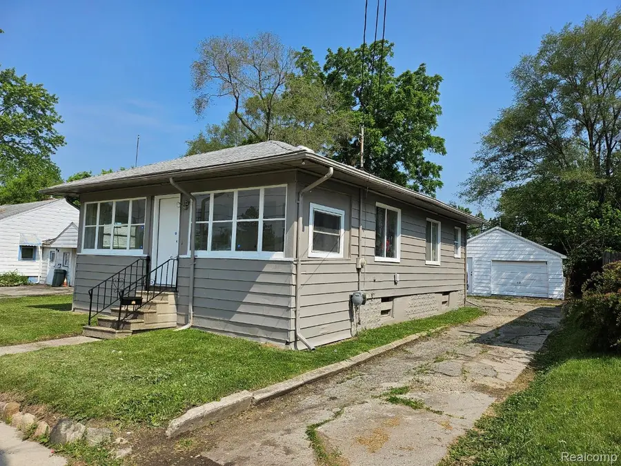 1102 W Atherton Road W, Flint, MI 48507 - #3