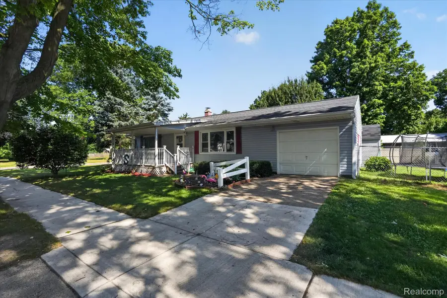 322 W Shaw Street, Charlotte, MI 48813 - #3