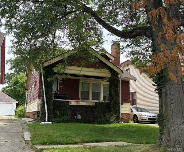 9166 Pinehurst Street, Detroit, MI 48204