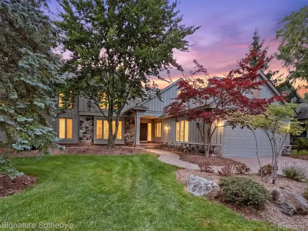 6983 Daventry Woods Drive, WestBloomfield, MI 48322