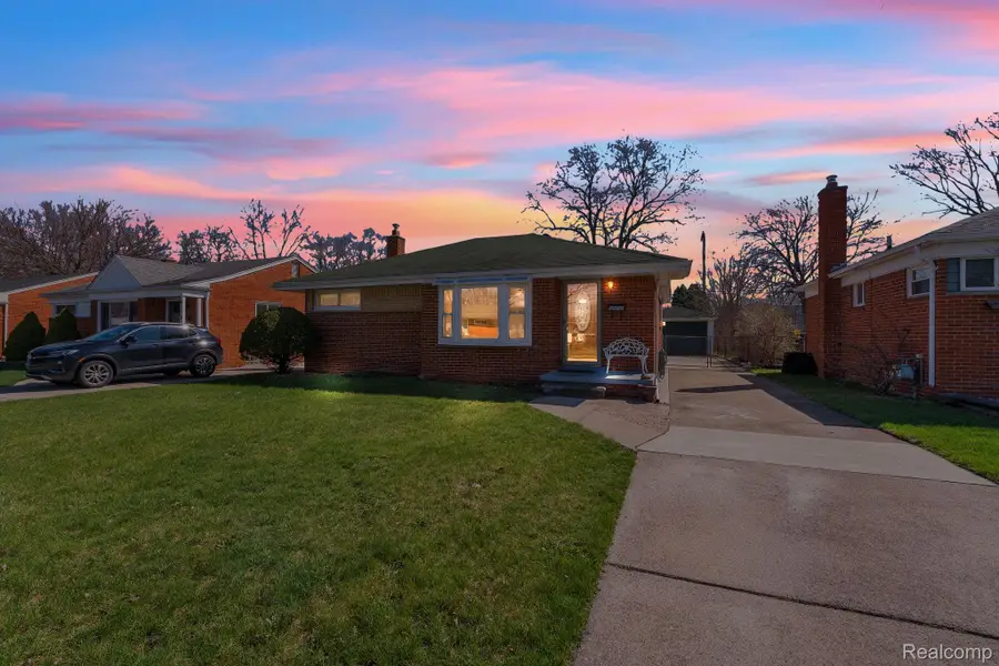 6606 Arcola Street, Garden City, MI 48135 - #2