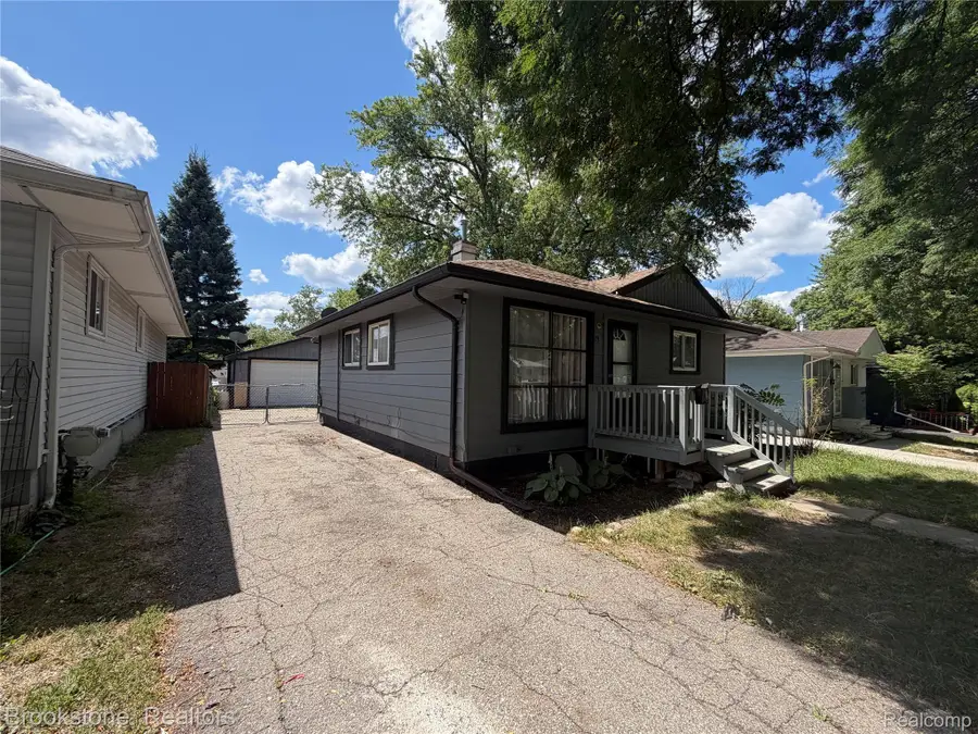 29 W Rutgers Avenue, Pontiac, MI 48340 - #2