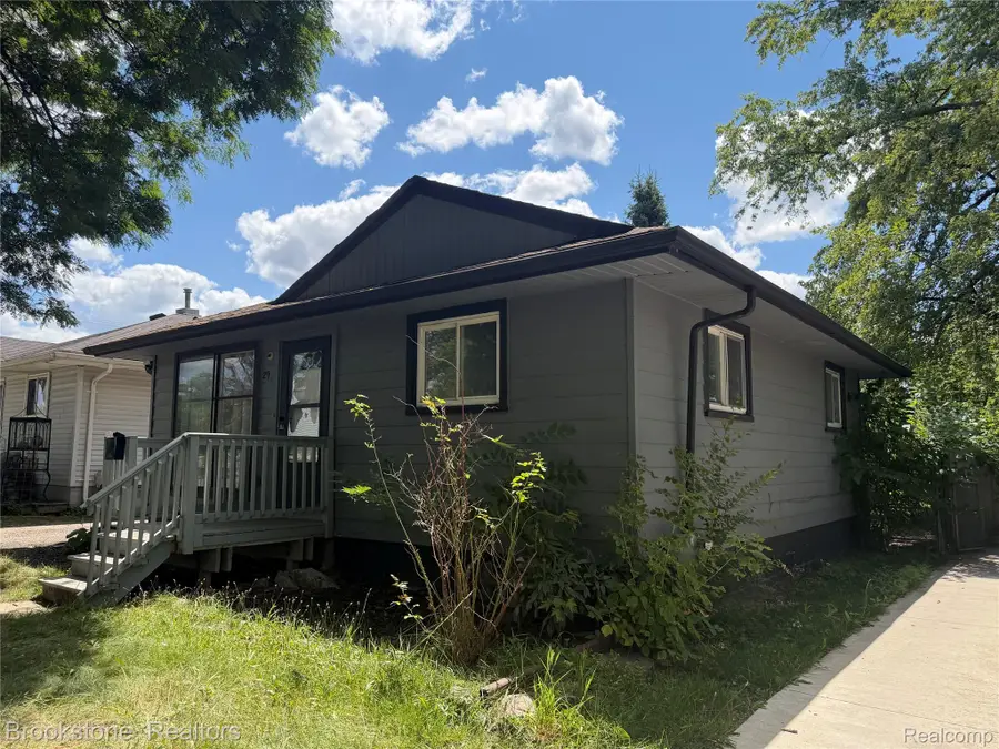 29 W Rutgers Avenue, Pontiac, MI 48340 - #3