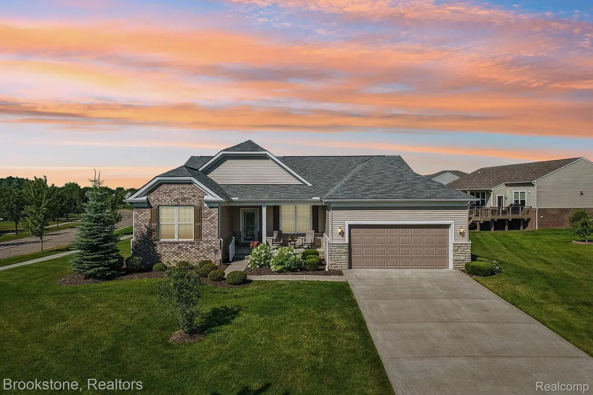 9350 Pebble Beach Lane, Grand Blanc, MI 48439 - #1