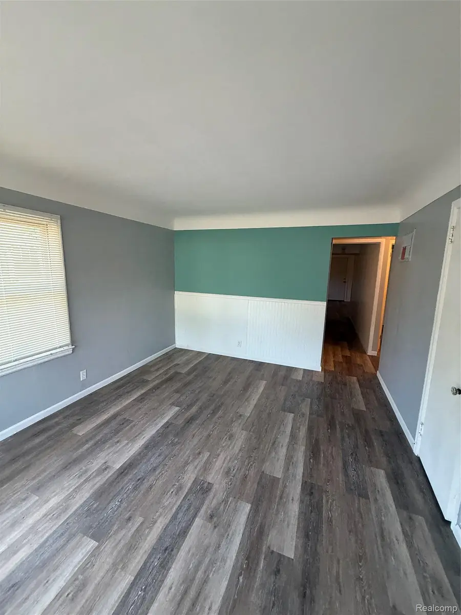 987 S Ballenger Highway S, Flint, MI 48532 - #3