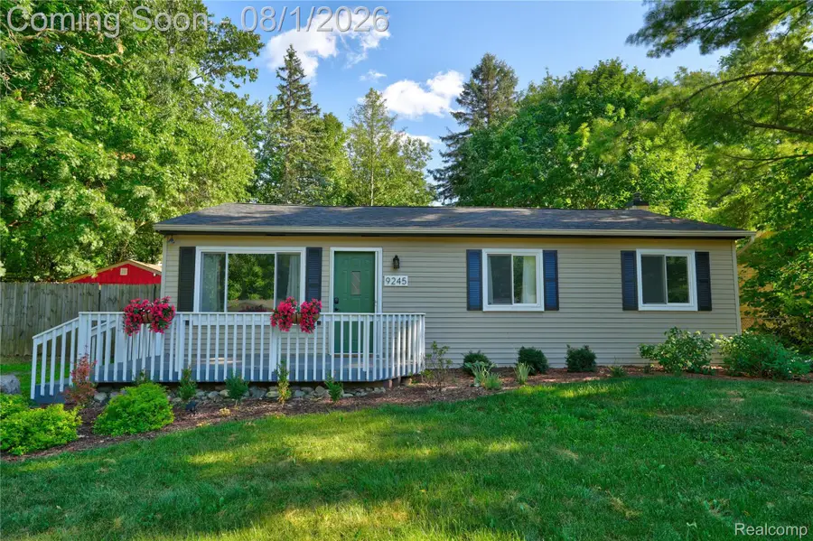 9245 Debby Jo Drive, Clarkston, MI 48346 - #2