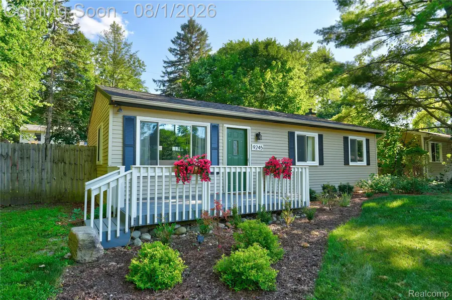 9245 Debby Jo Drive, Clarkston, MI 48346 - #3