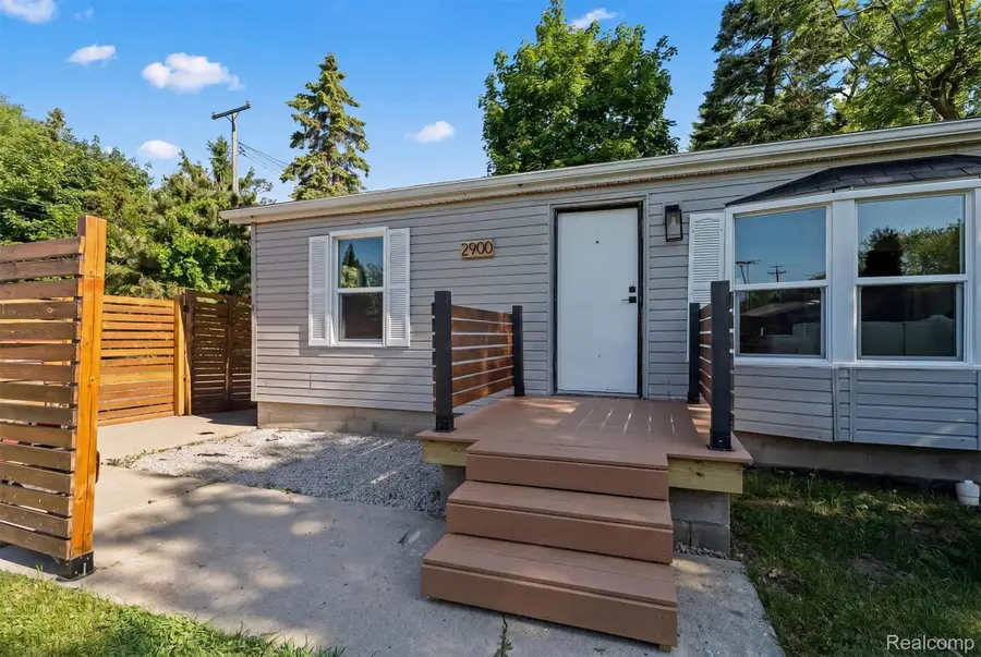 2900 Hensman Street, Keego Harbor, MI 48320 - #2