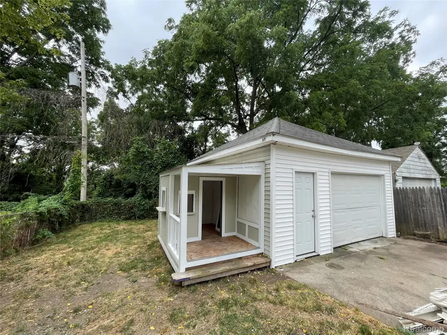 818 Cedar Street, Pontiac, MI 48342 - #2