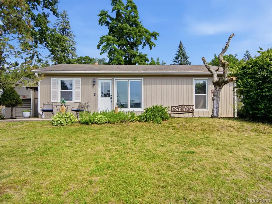 2790 Sylvan Shores Drive, Waterford, MI 48328 - #3