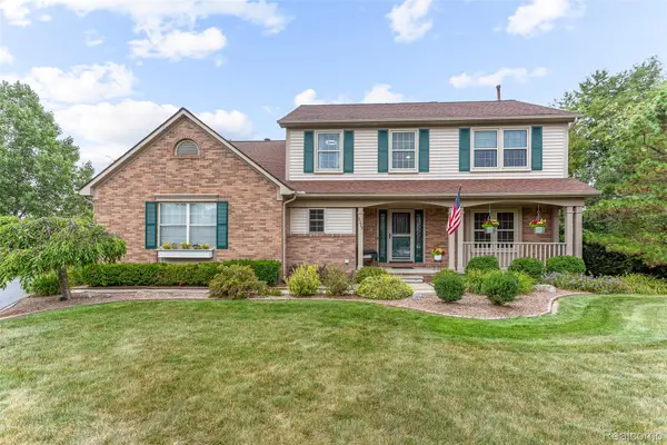 2328 Chestnut Circle, LakeOrion, MI 48360