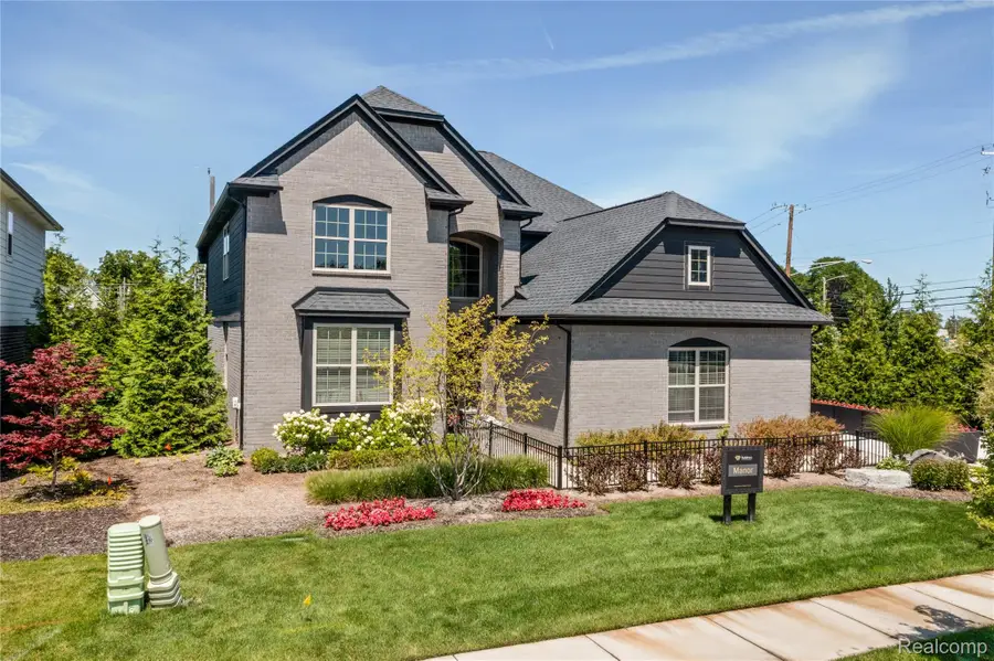 2113 Kohli Drive, Troy, MI 48083 - #2