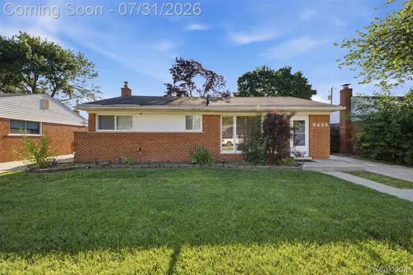 8439 Centralia Street, DearbornHeights, MI 48127