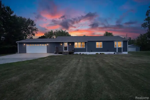 1488 N Long Lake Road, Fenton, MI 48430